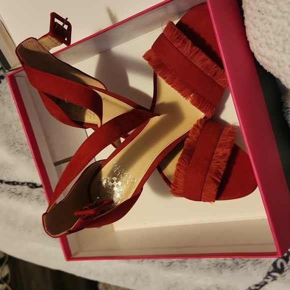 A beautiful CHERRY RED NUBUCK/ FRINGE heel sander in size 10M - Picture 3 of 4